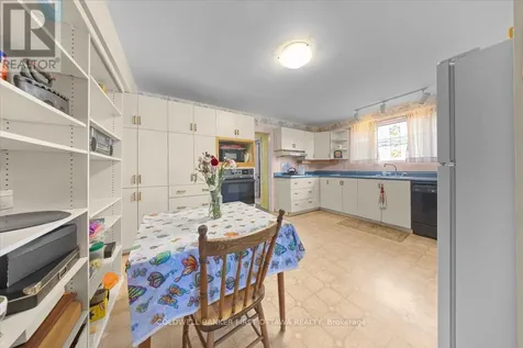 832 Ivanhoe Avenue Ottawa ON K2B 5S3