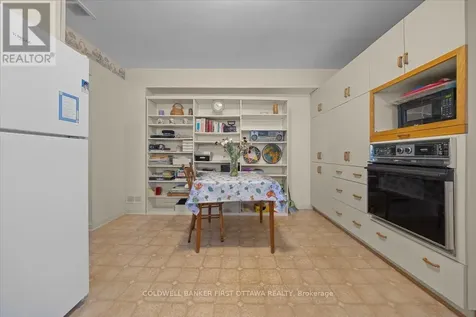 832 Ivanhoe Avenue Ottawa ON K2B 5S3