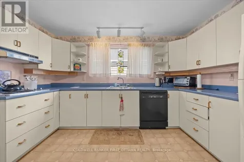 832 Ivanhoe Avenue Ottawa ON K2B 5S3