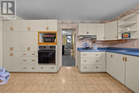 832 Ivanhoe Avenue Ottawa ON K2B 5S3