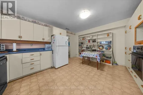 832 Ivanhoe Avenue Ottawa ON K2B 5S3