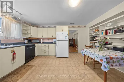 832 Ivanhoe Avenue Ottawa ON K2B 5S3