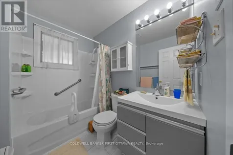 832 Ivanhoe Avenue Ottawa ON K2B 5S3