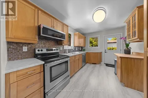 998 Mossdale Street Ottawa ON K2B 5S7