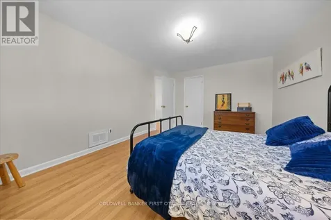 998 Mossdale Street Ottawa ON K2B 5S7