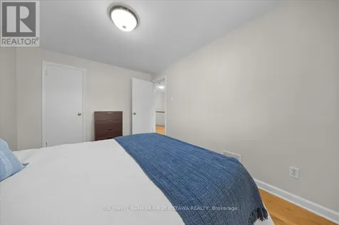 998 Mossdale Street Ottawa ON K2B 5S7