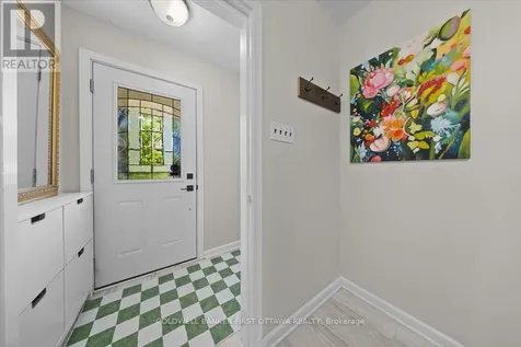998 Mossdale Street Ottawa ON K2B 5S7