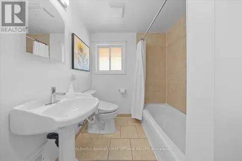998 Mossdale Street Ottawa ON K2B 5S7