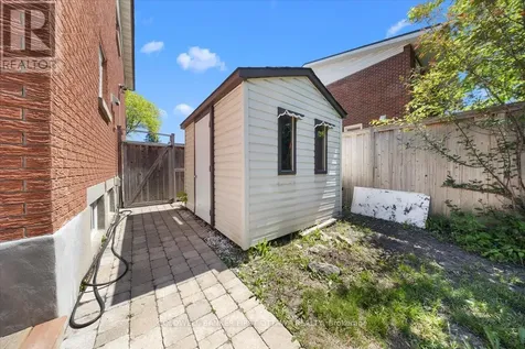 998 Mossdale Street Ottawa ON K2B 5S7