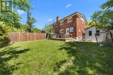 998 Mossdale Street Ottawa ON K2B 5S7