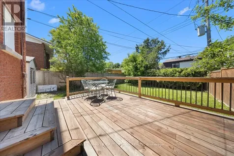 998 Mossdale Street Ottawa ON K2B 5S7