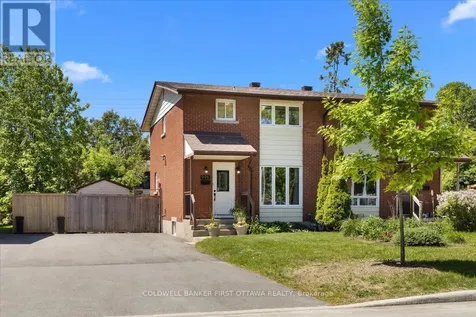 998 Mossdale Street Ottawa ON K2B 5S7
