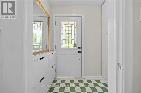 998 Mossdale Street Ottawa ON K2B 5S7