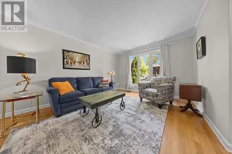 998 Mossdale Street Ottawa ON K2B 5S7