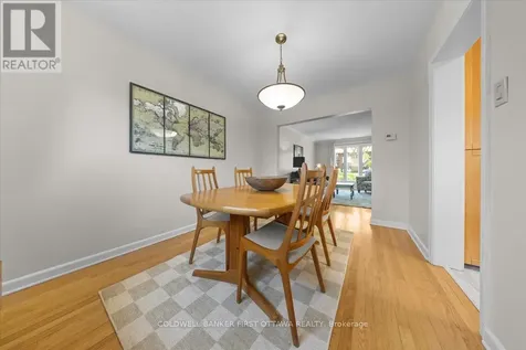 998 Mossdale Street Ottawa ON K2B 5S7