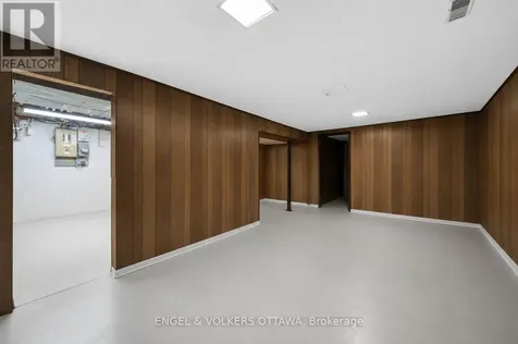 2548 Hanlon Avenue Ottawa ON K2B 7X4