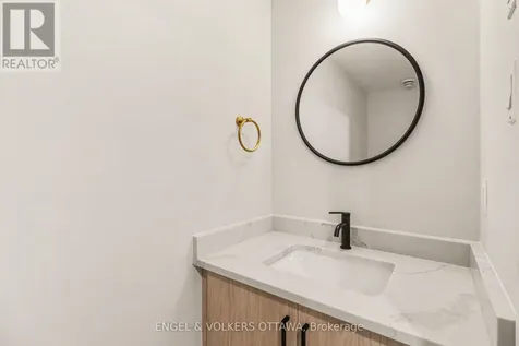 35 Monk Street Ottawa ON K1S 3Y7