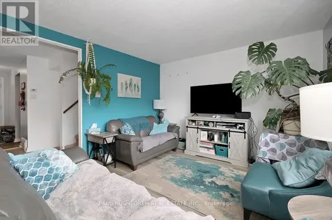 207 Thistledown Court Ottawa ON K2J 1N1