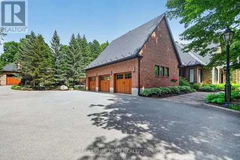 5849 Queenscourt Crescent Southwest Ottawa ON K4M 1K3