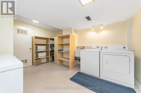 1897 Stonehenge Crescent Ottawa ON K1B 4N7