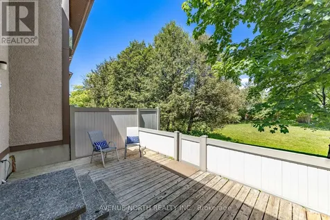 1897 Stonehenge Crescent Ottawa ON K1B 4N7