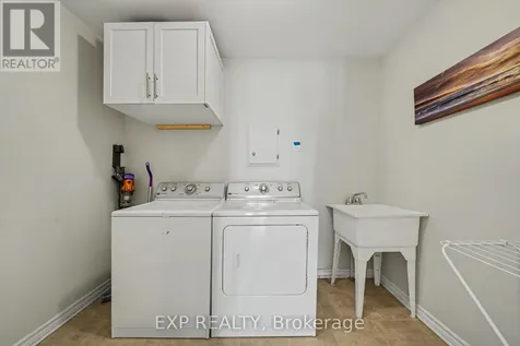 624 Bellatrix Walk Ottawa ON K2J 6N4