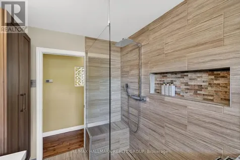 120 Abbeyhill Drive Ottawa ON K2L 1H2
