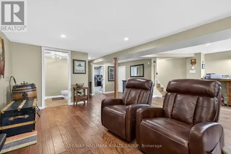 120 Abbeyhill Drive Ottawa ON K2L 1H2