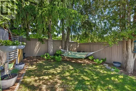 120 Abbeyhill Drive Ottawa ON K2L 1H2