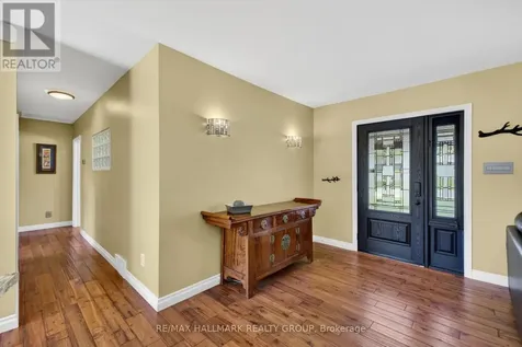 120 Abbeyhill Drive Ottawa ON K2L 1H2