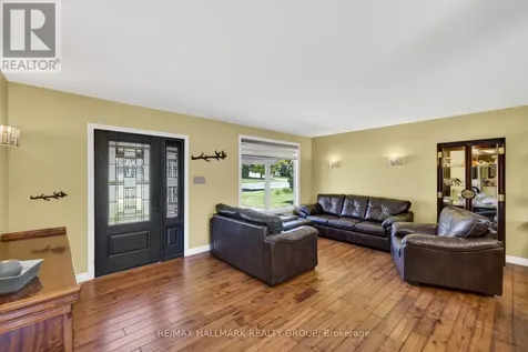 120 Abbeyhill Drive Ottawa ON K2L 1H2