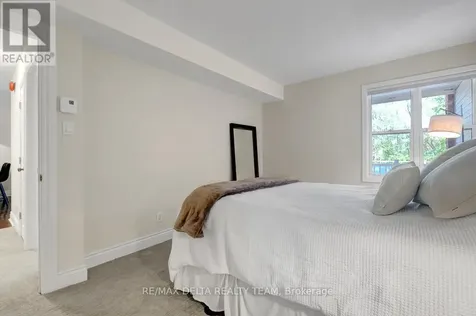 1099 Cadboro Road Ottawa ON K1J 9K4
