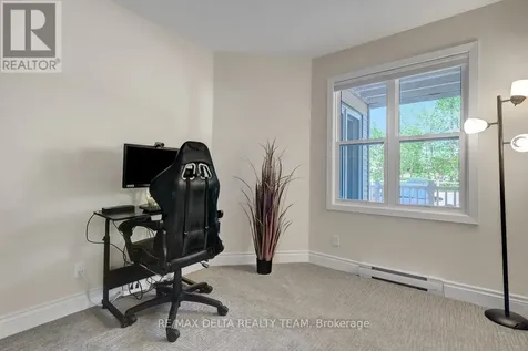 1099 Cadboro Road Ottawa ON K1J 9K4
