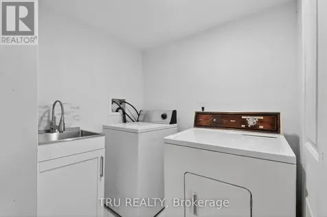 1263 Maitland Avenue Ottawa ON K2C 2C4