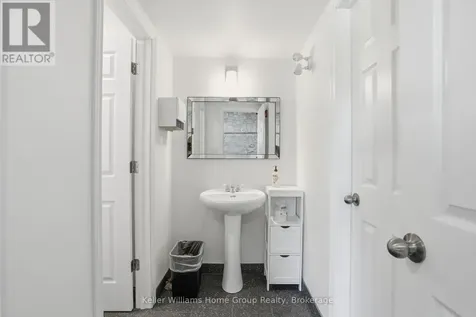 49 Norfolk Street Guelph (downtown) ON N1H 4J1