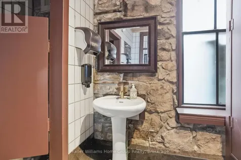 49 Norfolk Street Guelph (downtown) ON N1H 4J1