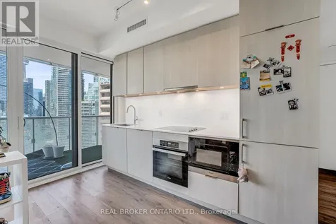 15 Queens Quay East Toronto (waterfront Communities) ON M5E 0C5