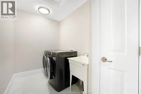 594 Orchards Crescent Windsor ON N9E 0B2