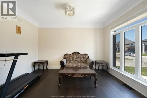 594 Orchards Crescent Windsor ON N9E 0B2