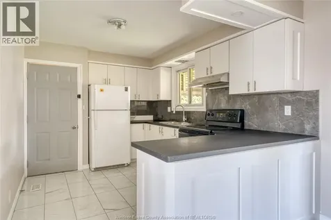 1243 Westcott Road Windsor ON N8Y 4B9