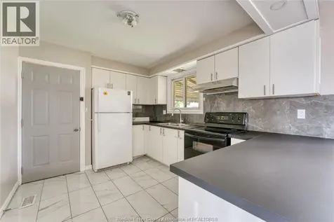 1243 Westcott Road Windsor ON N8Y 4B9