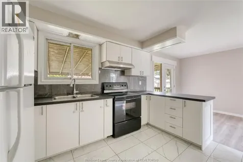 1243 Westcott Road Windsor ON N8Y 4B9
