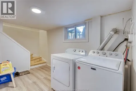 1243 Westcott Road Windsor ON N8Y 4B9