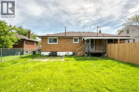 1243 Westcott Road Windsor ON N8Y 4B9