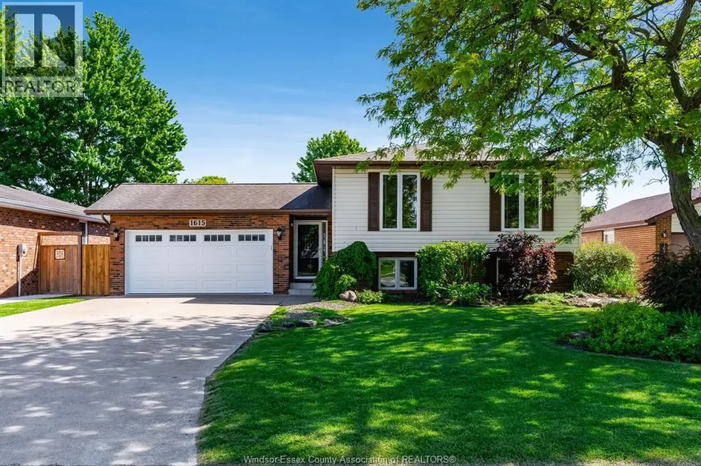 1615 Elmwood Avenue Lakeshore ON N9C 1Y6