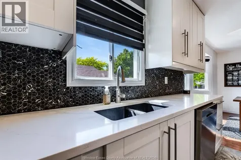 1615 Elmwood Avenue Lakeshore ON N9C 1Y6