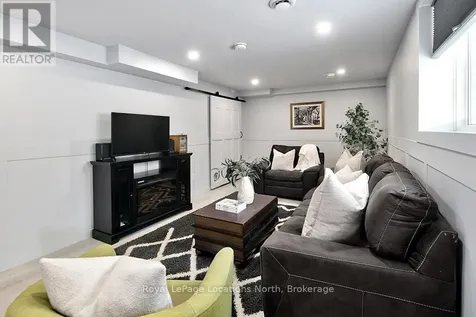 17 Elgin Street South Blue Mountains ON N0H 2P0