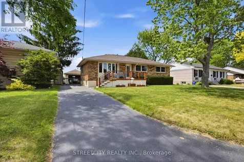 893 Hollands Avenue Sarnia ON N7S 3B9