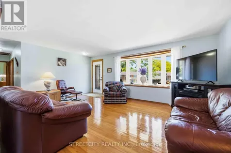 893 Hollands Avenue Sarnia ON N7S 3B9