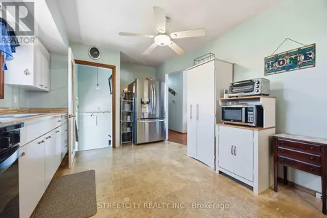 893 Hollands Avenue Sarnia ON N7S 3B9